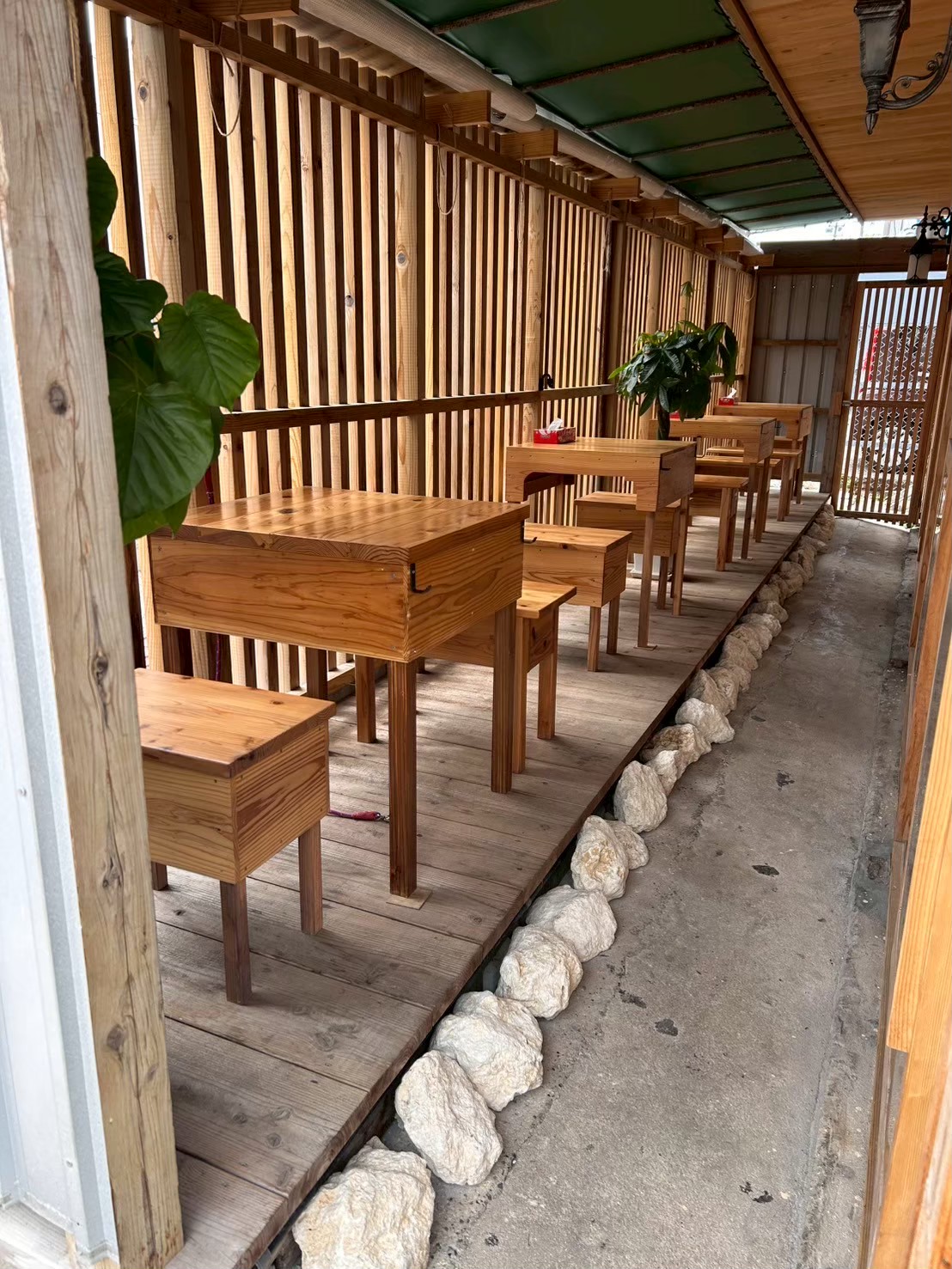 テラス席２.jpg