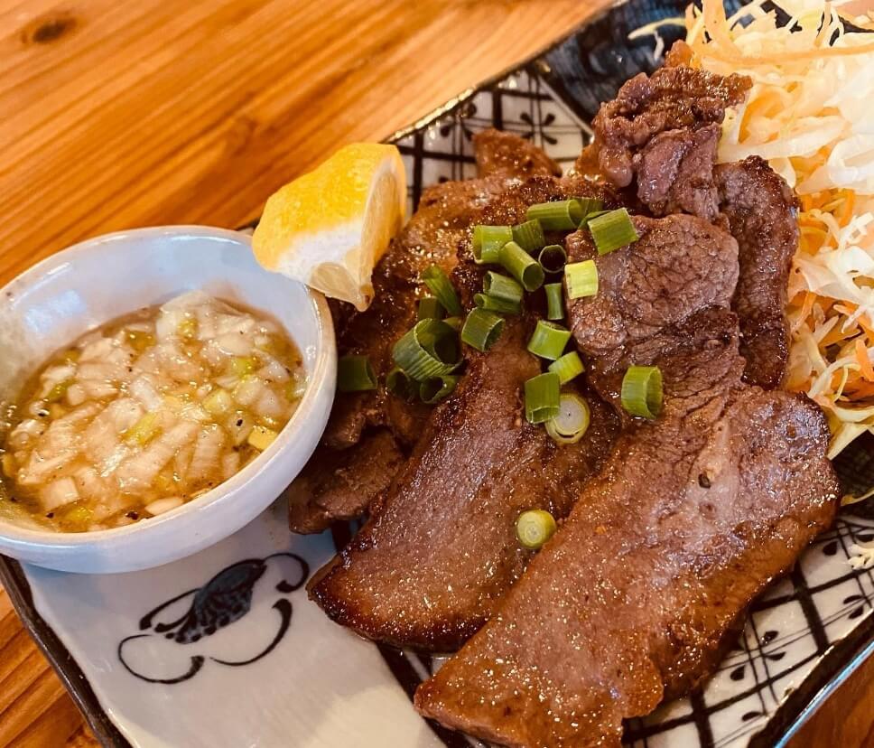 昼の大衆食堂